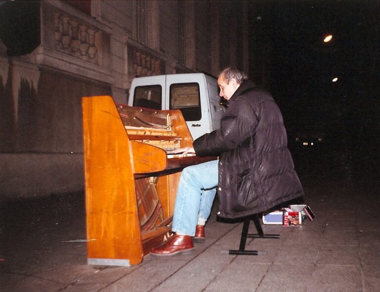 1998 devant le musée d_orsay